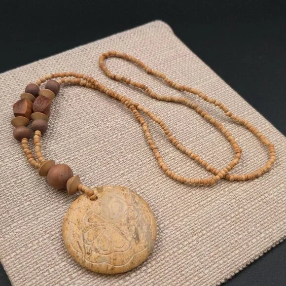 Slip On 20 Inch Wood And Jasper Stone Carved Floral Necklace B991 - Picture 2 of 7